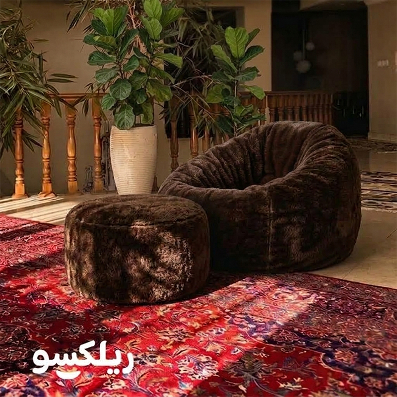 مبل شنی خزدار یک نفره مدل گلد با زیرپایی در دکوراسیون داخلی خانه